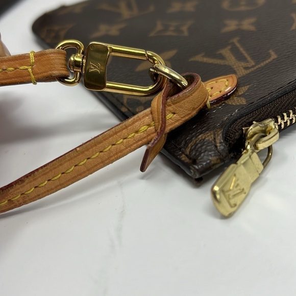 Louis Vuitton Monogram Beige Neverfull MM Zip Pouch Wristlet - Picture 8 of 16
